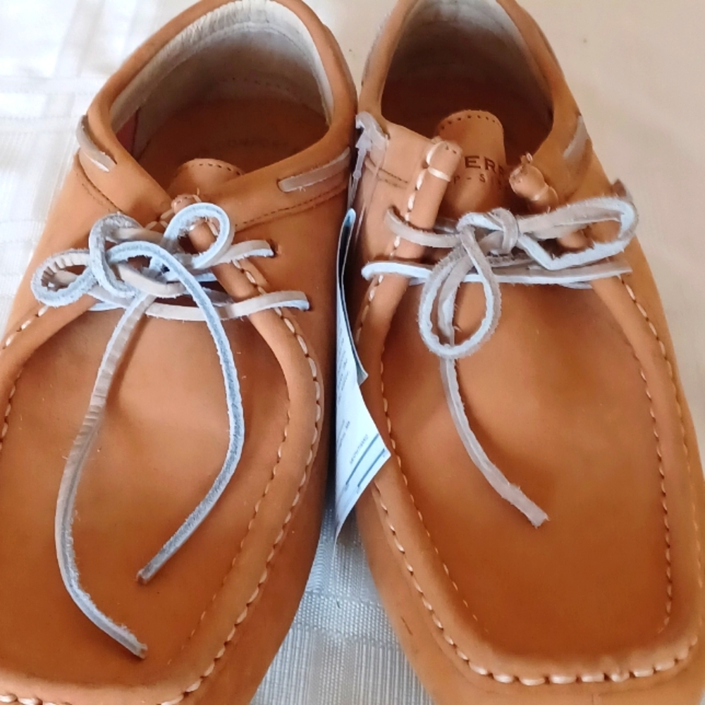 Sperry Top Siders Tan Womens Leather Boat Shoes with Lace Detail. Sz 8.5